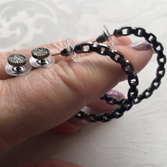 💜3/$30 Torrid  Double Piercing Black Hematite set of stud and Chain Hoop - Picture 5 of 6